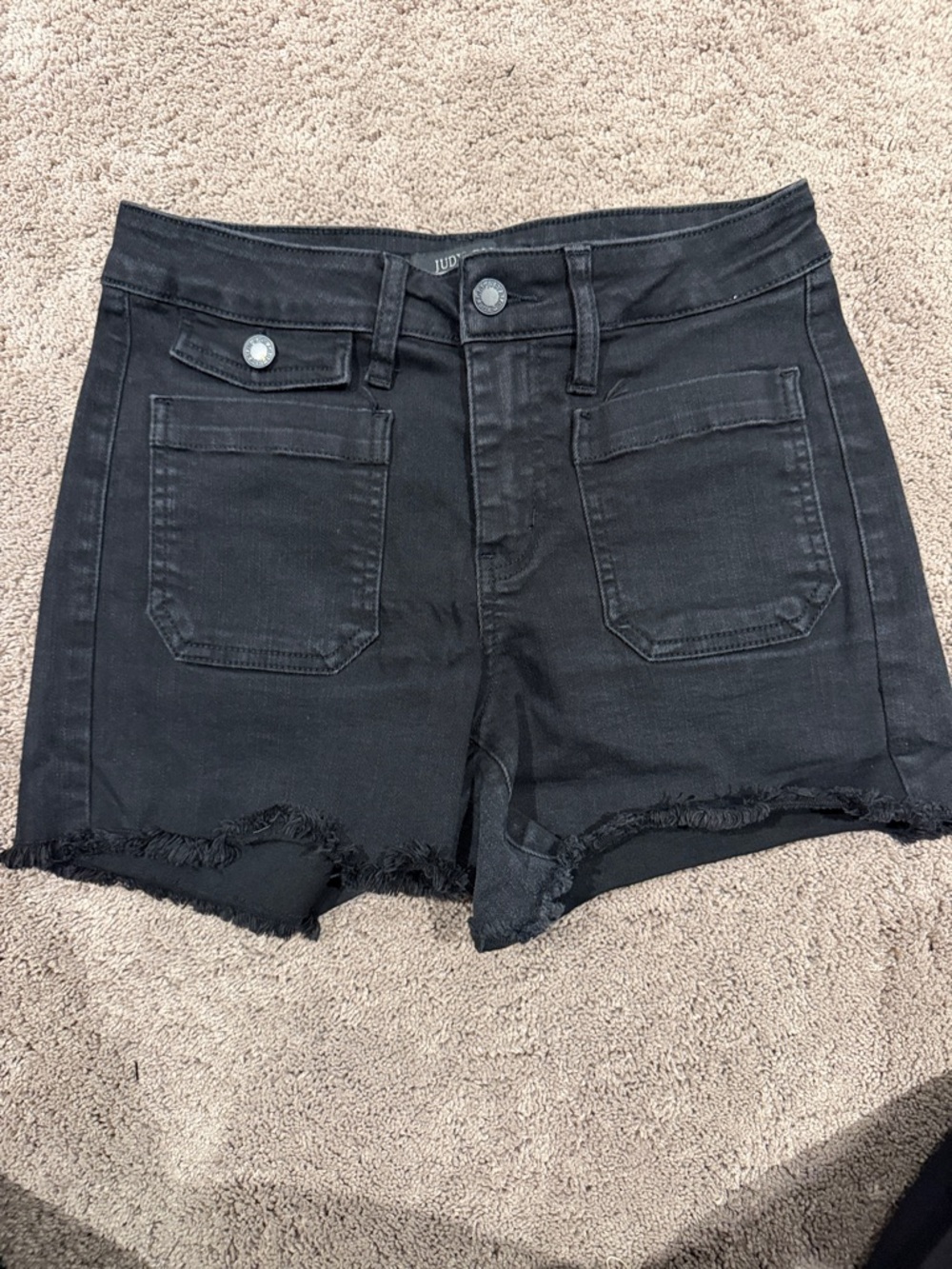 Judy Blue black pocket front shorts! Size medium good condition!